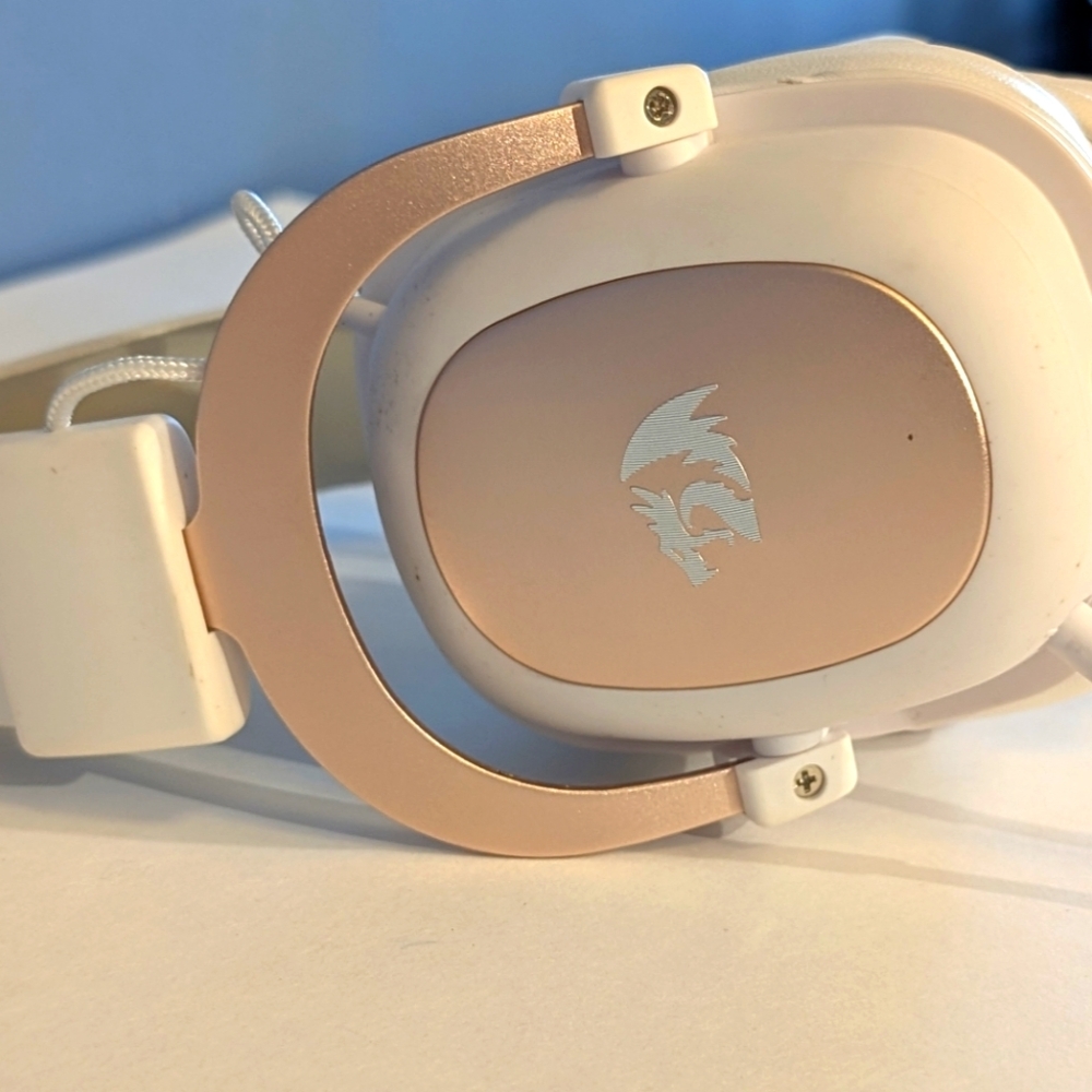 RED DRAGON GAMING HEADSET - White and Gold Gaming Headset